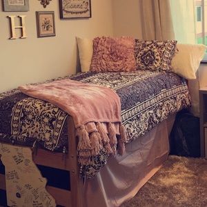 Urban Outfitters Bedding - Urban Outfitters Duvet Set Urban Outfitters Bedding - Urban Outfitters Duvet Set